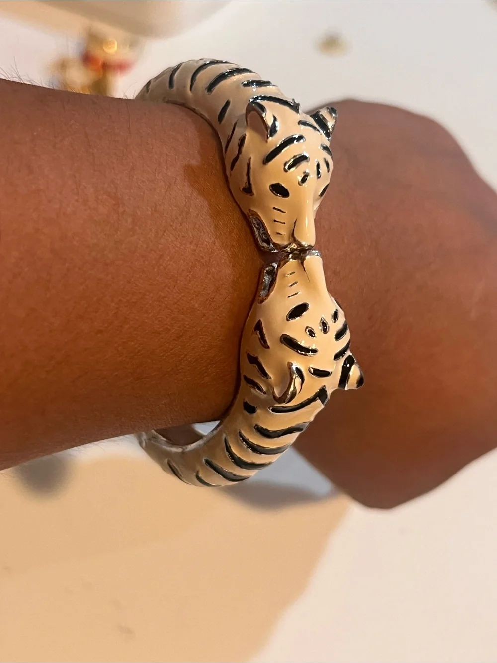 Cream Tiger-Accent Hinged Bangle Bracelet - Picture 3 of 5